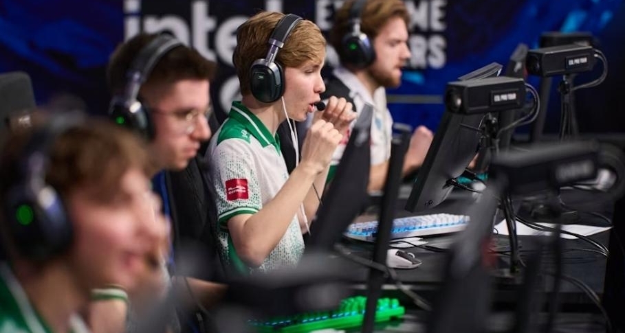 毫无战术，全面碾压！绿龙0-1猎鹰图一惨败