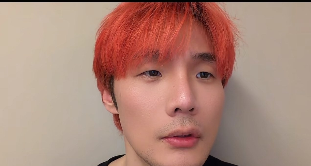 全程爆笑圍觀！李榮浩手機掉進湖裏十萬人上網遊泳，事後人機平安