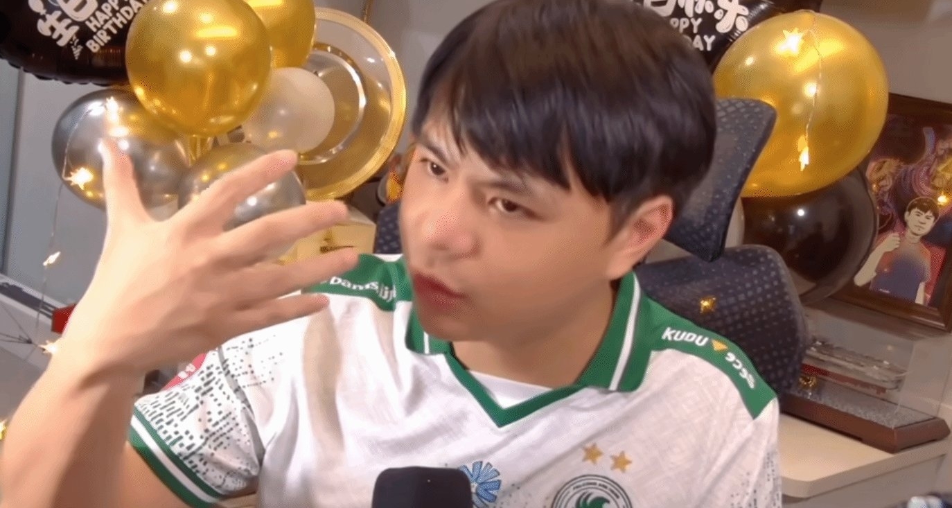 “小孩”曾卓君表态现阶段暂无退役计划，期待被年轻人超越