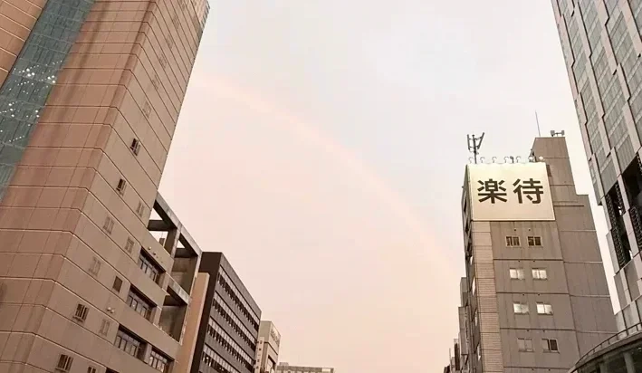 Follower 2000人突破！俺有名人？大感謝！諸君之為特別礼物発表