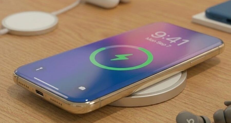 蘋果可能會出四曲面