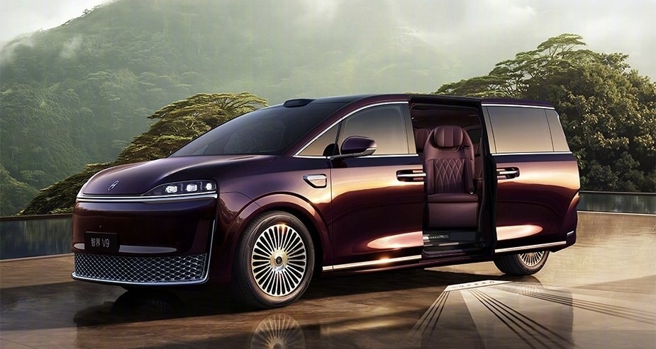 智界V92小时大定破7000台，鸿蒙智行首款MPV售价38.98万元起