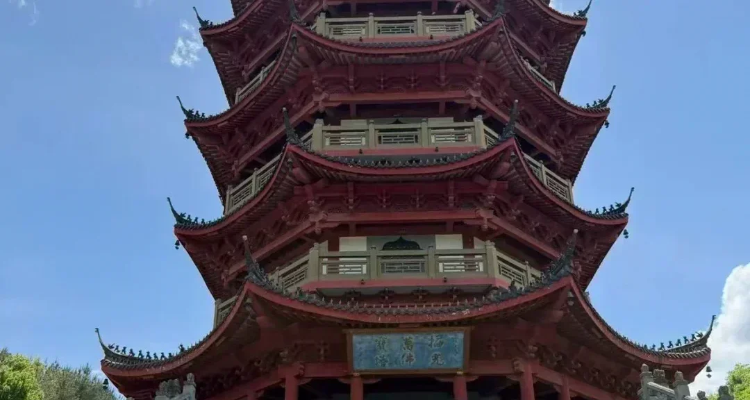 请问莲花楼的这座塔是A几难度？进去可否完成碎心？