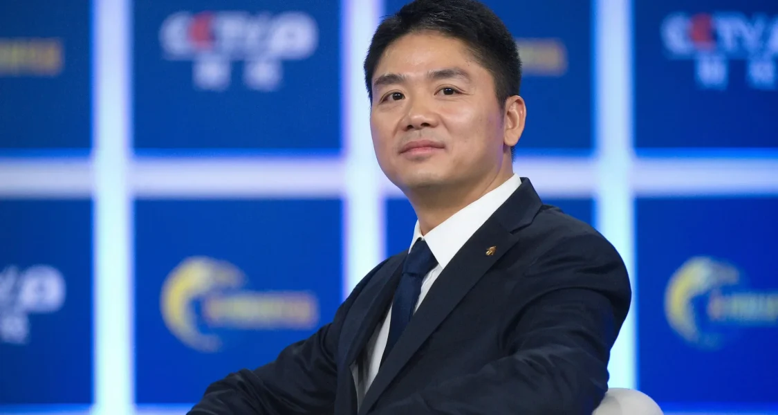 揹負着全村的希望，他一路從農村娃幹到電商巨頭