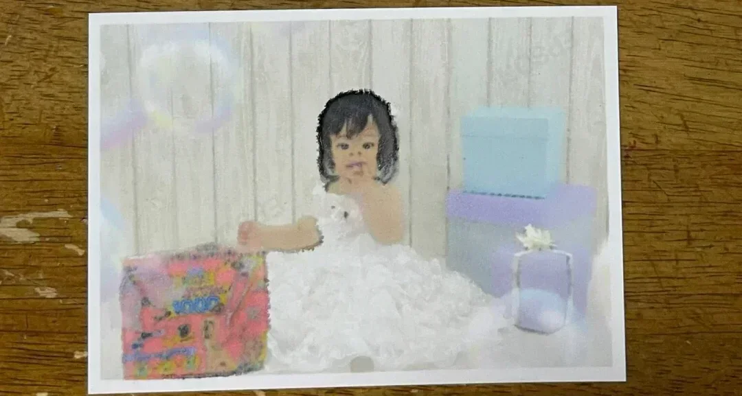 日本网友打印女儿照片，成品吓哭自己！相纸装反竟成“阴间大片”
