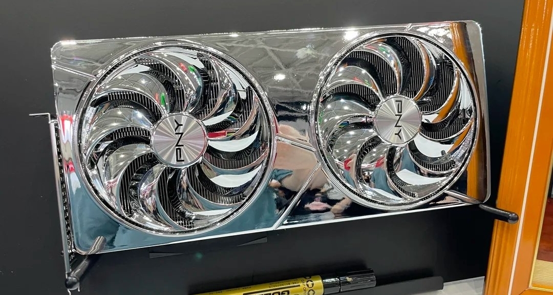 PNY展出全金屬RTX5080，可惜註定不量產
