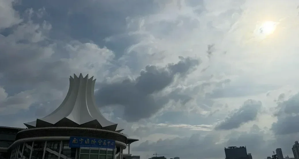 我跟你们说 不管走到哪里 人气王总是苍翼混沌效应和暗影火炬城