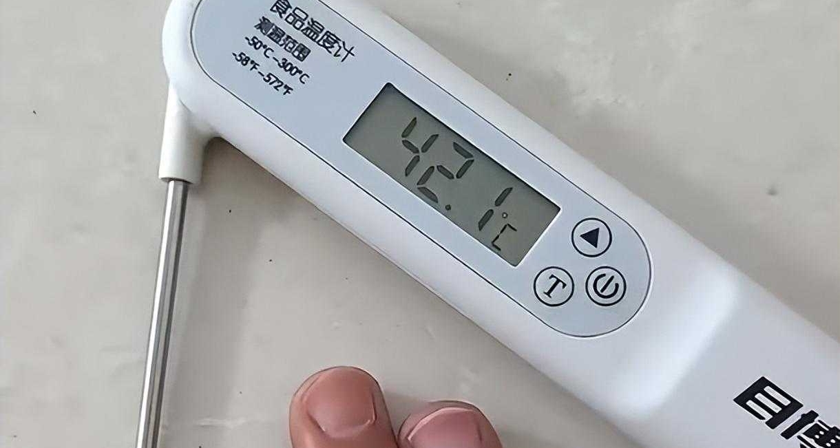 盒友家地砖46.9℃！砸开后惊呆：幸亏听劝