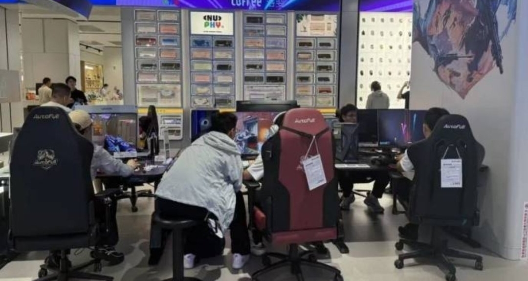 免费网吧？胖东来电竞体验区走红，高性能电脑每人可免费玩一小时
