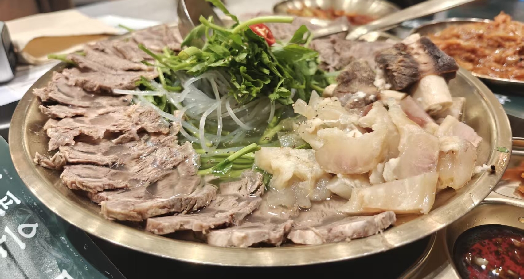 阿狗見聞錄 在韓國釜山喫了牛肉火鍋 盒友們猜猜多少錢