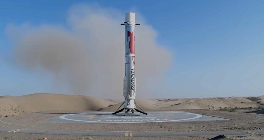 蓝箭航天朱雀三号遥二回收成功！我国首款成功陆地支腿回收火箭