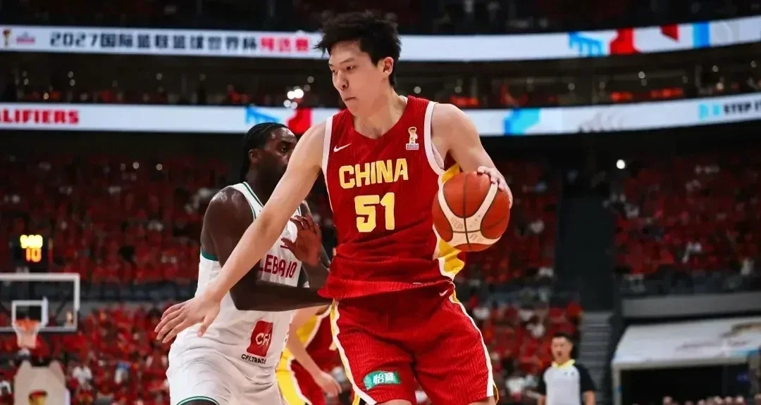 杨瀚森篮下成功准绝杀黎巴嫩，世预赛中国男篮89-87险胜黎巴嫩