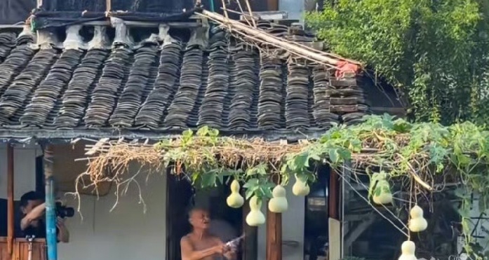 绍兴的七个葫芦娃被爷爷剪掉了