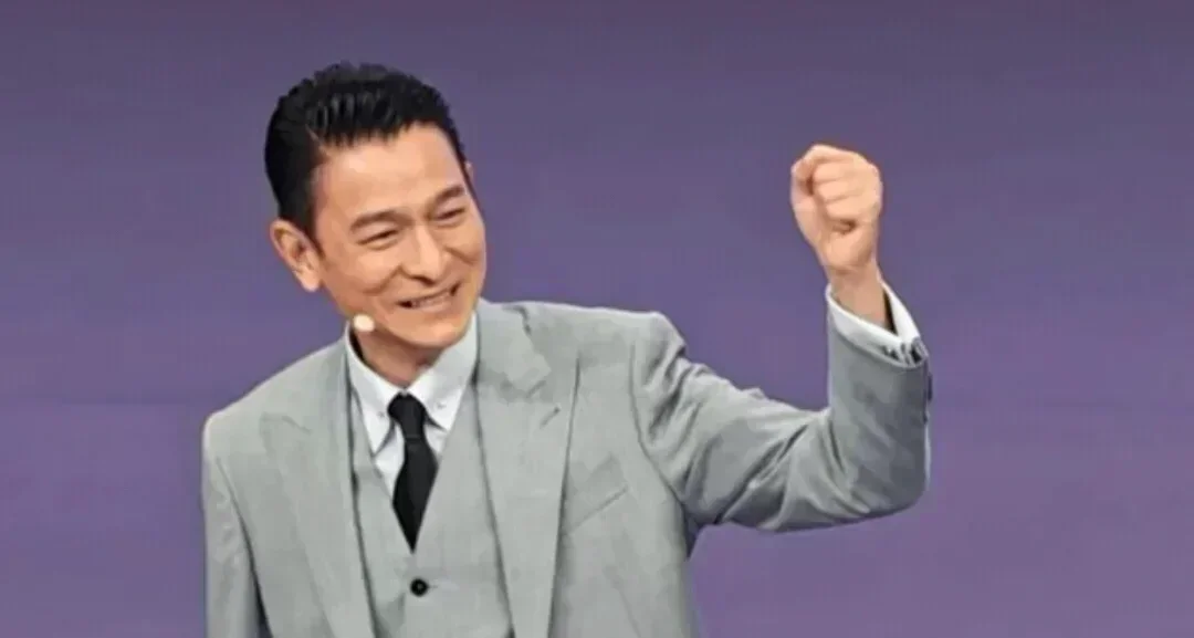 刘德华惊艳亮相华为发布会，64岁不老男神颜值依旧在线