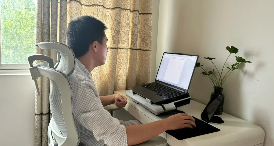 我问他做游戏最开心的是什么，他说的不是“做出来”