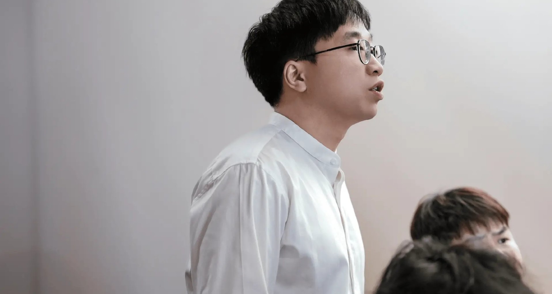 JDG再遇變故？克里斯直播爆:JDG主教練Tabe將缺席本次德瑪西亞杯