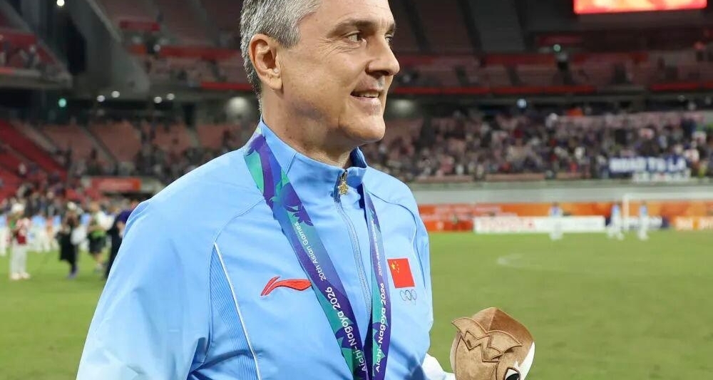亚运国足主帅安东尼奥：这一代中国球员非常优秀，有机会进世界杯