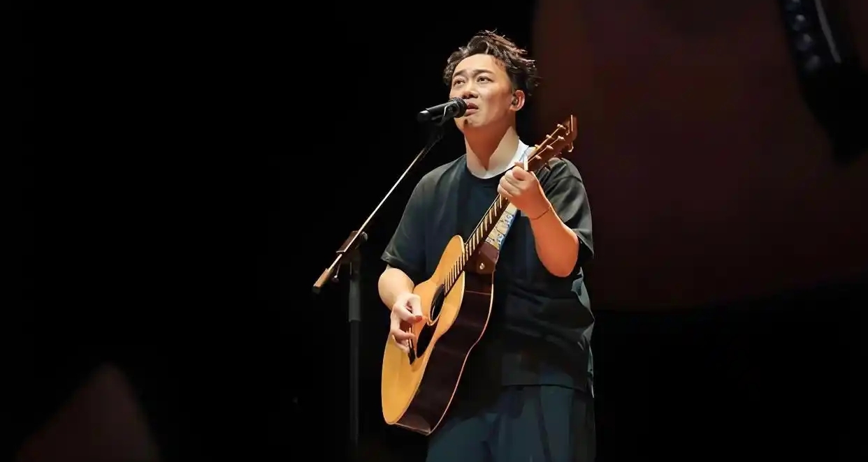 陈奕迅官宣26场演出：每晚演绎一张经典专辑，曲目不重复
