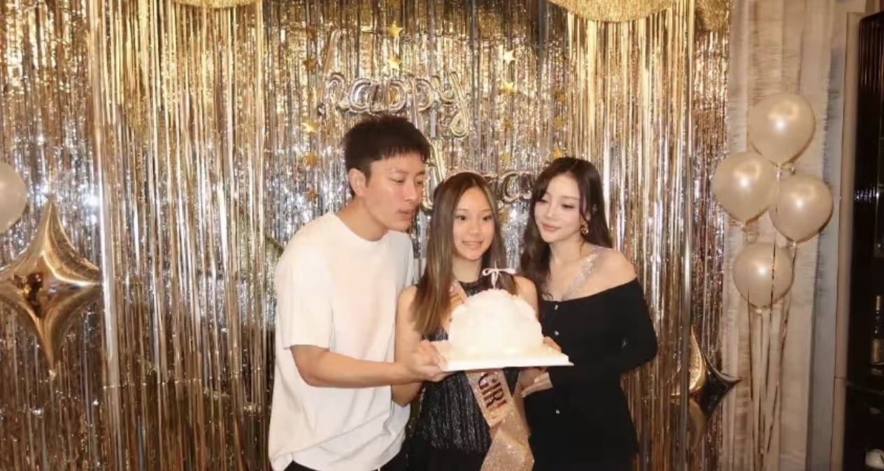 賈乃亮李小璐同框，爲14歲甜馨慶生