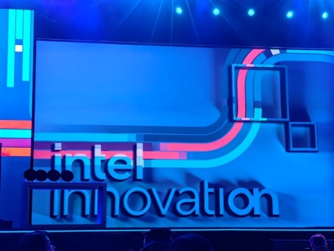 Intel AI软硬秀肌肉：酷睿Ultra发布时间官宣！明年更有288核心