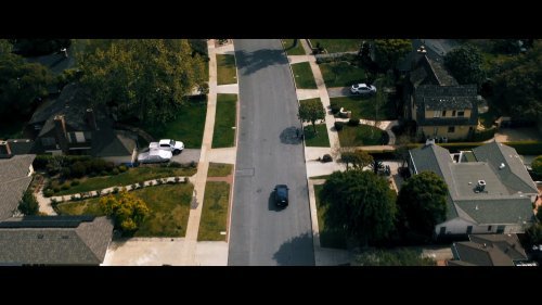 溫子仁監製《暗泳》預告 新家、泳池、驚悚事件