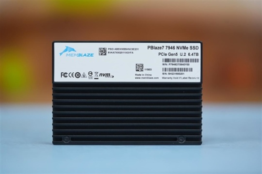 狂飆14GB/s！憶恆創源PBlaze7 7940 6.4TB SSD圖賞