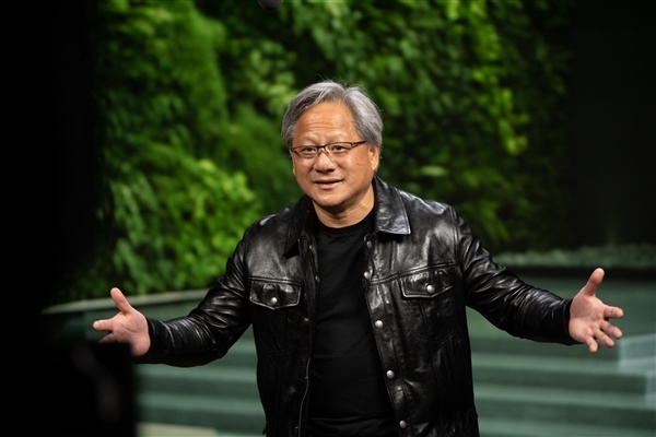 3100億元！英偉達CEO黃仁勳身價一年暴增2100億元