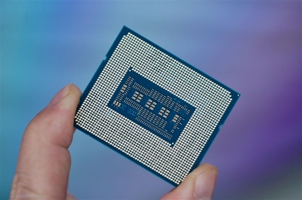 Intel下代接口LGA1851完整佈局曝光：PCIe、USB一覽無餘