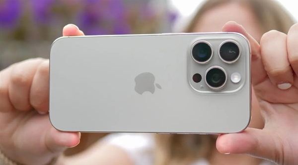 老外實測iPhone 16 Pro Max續航：簡直不敢相信自己的眼睛