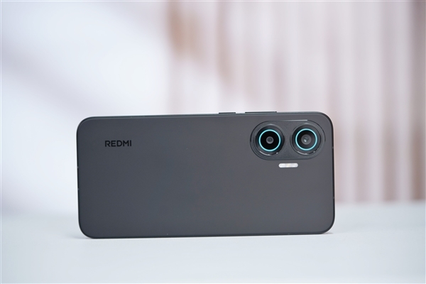 REDMI回應Turbo 4 Pro金屬邊框有啥好吹的：2.5K檔相當少見