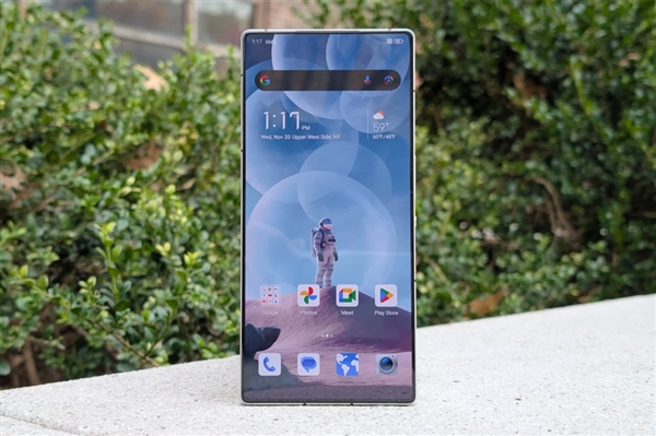 最強真全面屏！努比亞Z80 Ultra十月亮相：消滅挖孔劉海