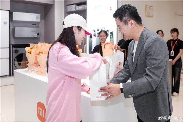 5999起的小米17 Pro Max賣爆！盧偉冰：上探超高端贏得認可