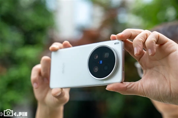 4399元起的vivo X300 能成爲今年最強標準版手機嗎