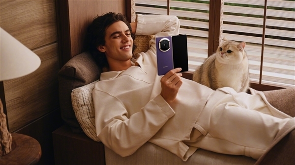 新一代电子茅台来了！华为Mate X7正式开售：12999元起