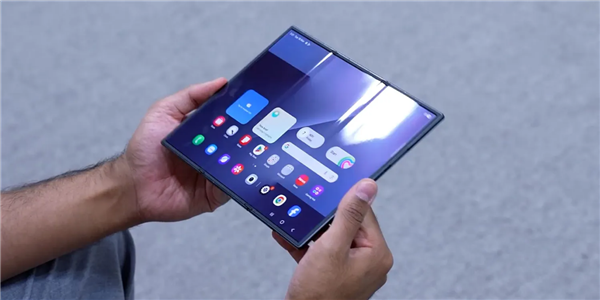 三星三折叠暴力测试：14.4万次后铰链就软了 未达官方承诺