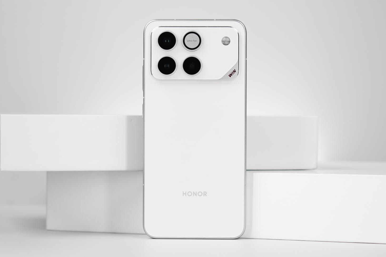 榮耀WIN評測：續航焦慮殺手 年度電競夯機