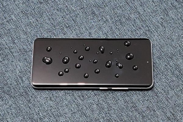 揭祕什麼手機膜用久了 點幾下就髒