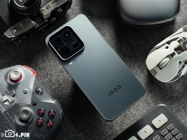 打游戏还讲生产力 iQOO的新机凭啥这么自信？