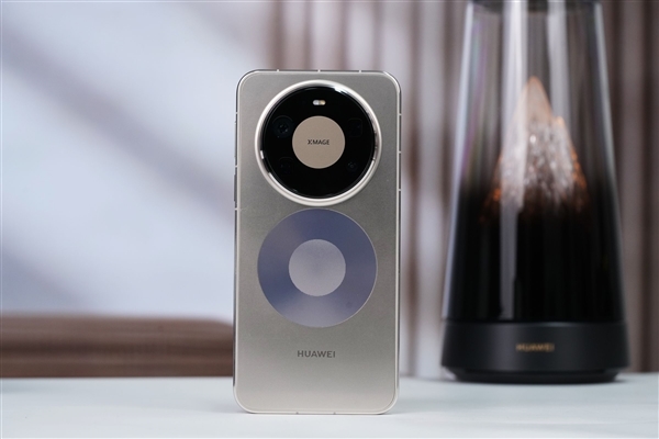 華爲Mate 80系列鴻蒙6重磅升級：支持AI消除屏幕摩爾紋！