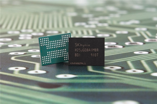 近4倍涨幅！卢伟冰谈存储涨价：史无前例 预计涨到2027年底