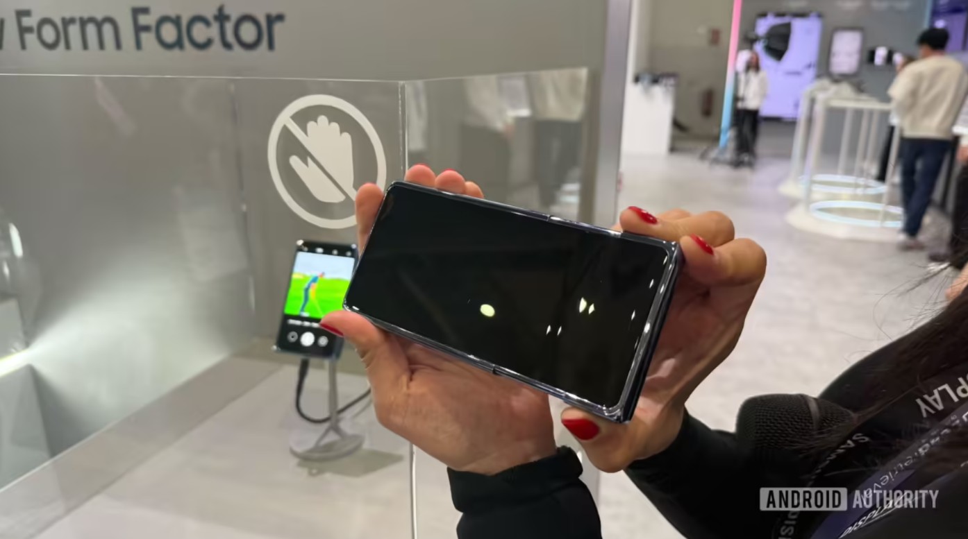 三星展示卷軸屏概念機：屏幕可“拉伸”至6.7英寸