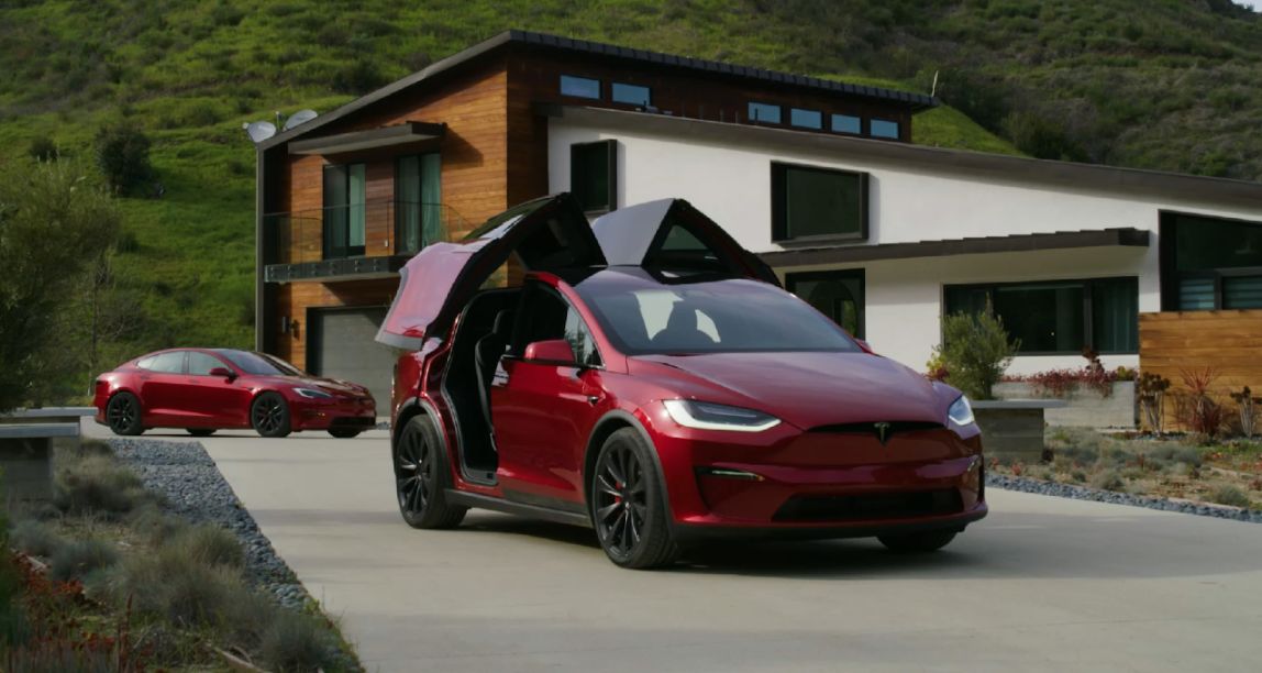 美國一男子卡BUG 騙走特斯拉5輛新車 獲刑4年