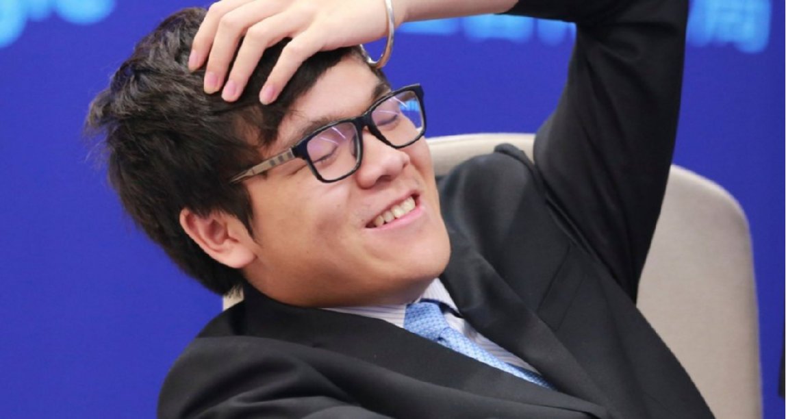 智力运动会——柯洁代表云南出战，万圣节Cos黑暗骑士！