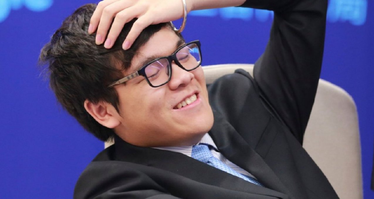 圍甲——柯潔坐鎮主將位，豪取三連勝！