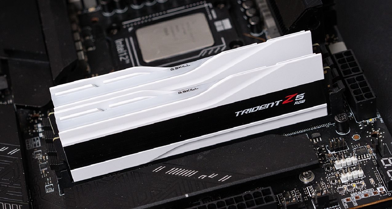 稳超8200MHz，芝奇Trident Z5 RGB DDR5-7200 24Gx2内存评测