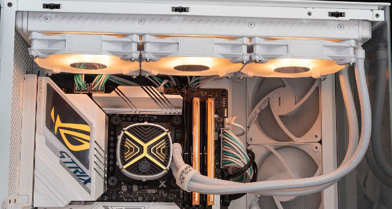 海景房的最高境界，ROG Z790吹雪S+索泰RTX 4070 Ti+H6 Flow裝機