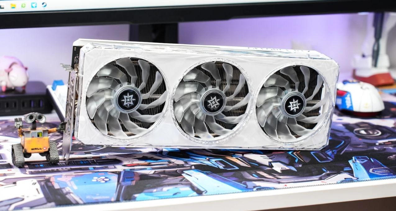背刺RTX4070，老黃再秀精湛刀法！影馳RTX4070 SUPER星曜OC首測