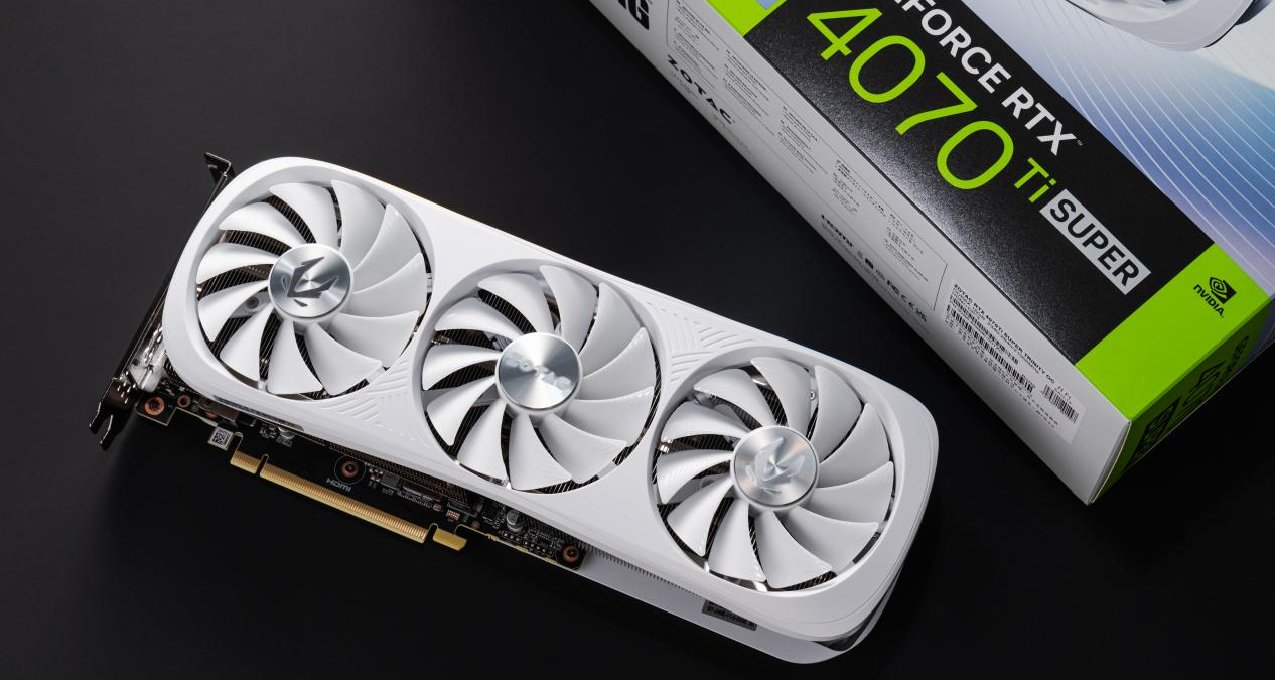 索泰RTX 4070Ti SUPEROC月白测评
