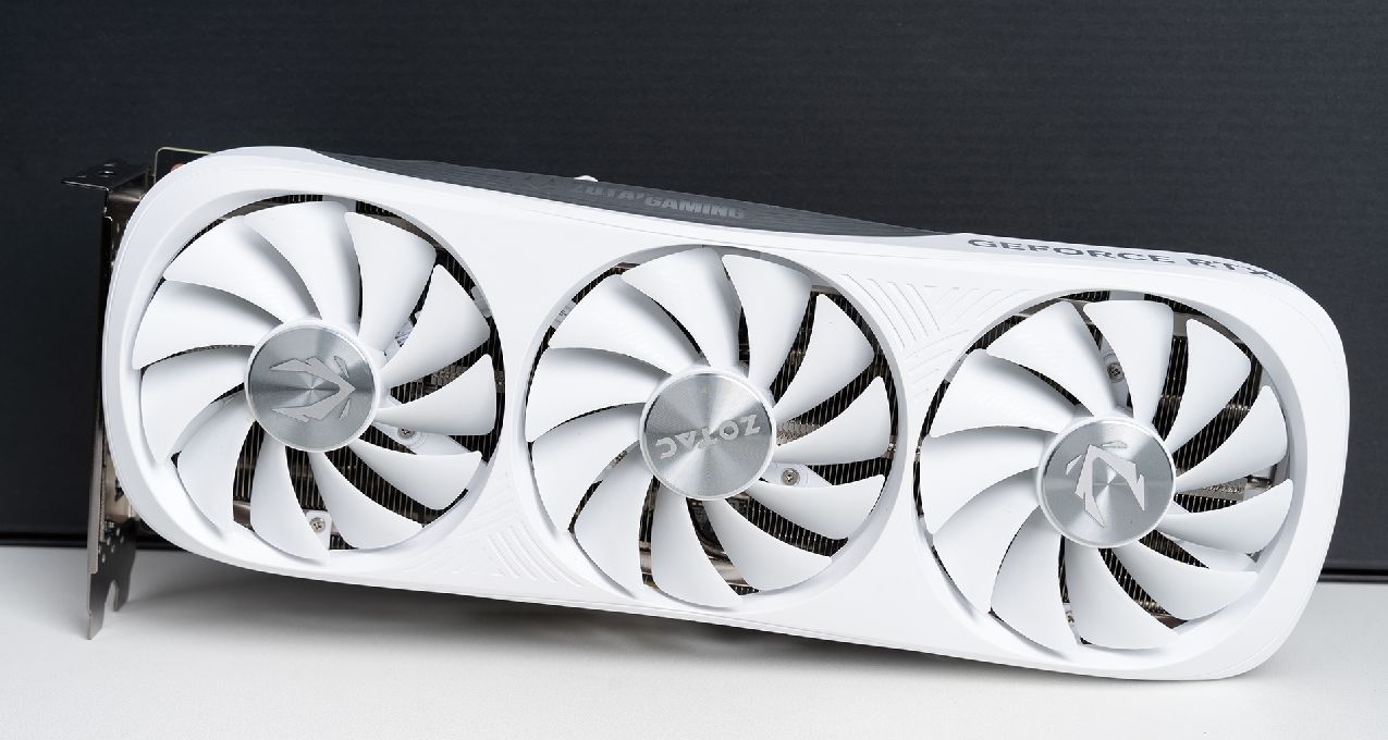 索泰RTX 4070 Ti SUPER月白評測，玩轉4K遊戲和AI繪畫的優選顯卡