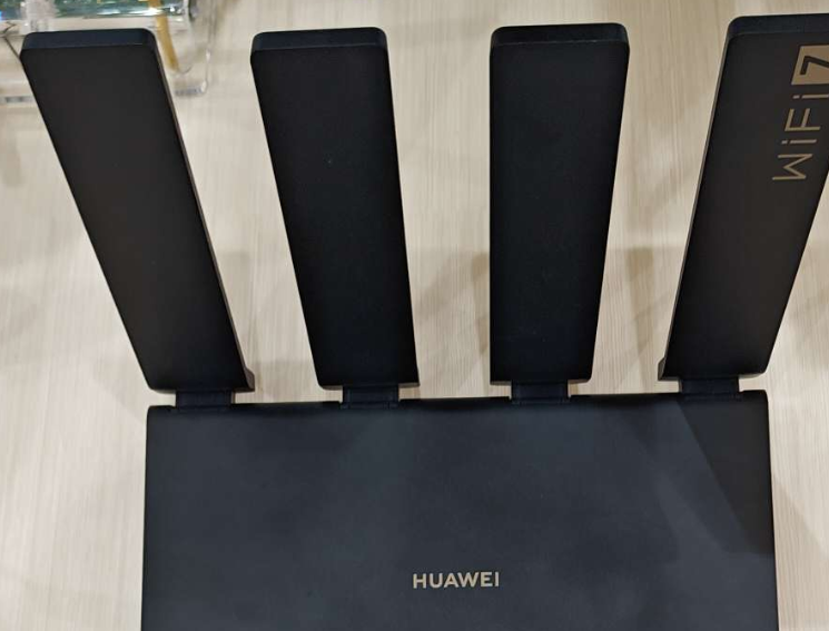 華爲展示AI Wi-Fi 7星閃路由器：速率可達3600Mbps
